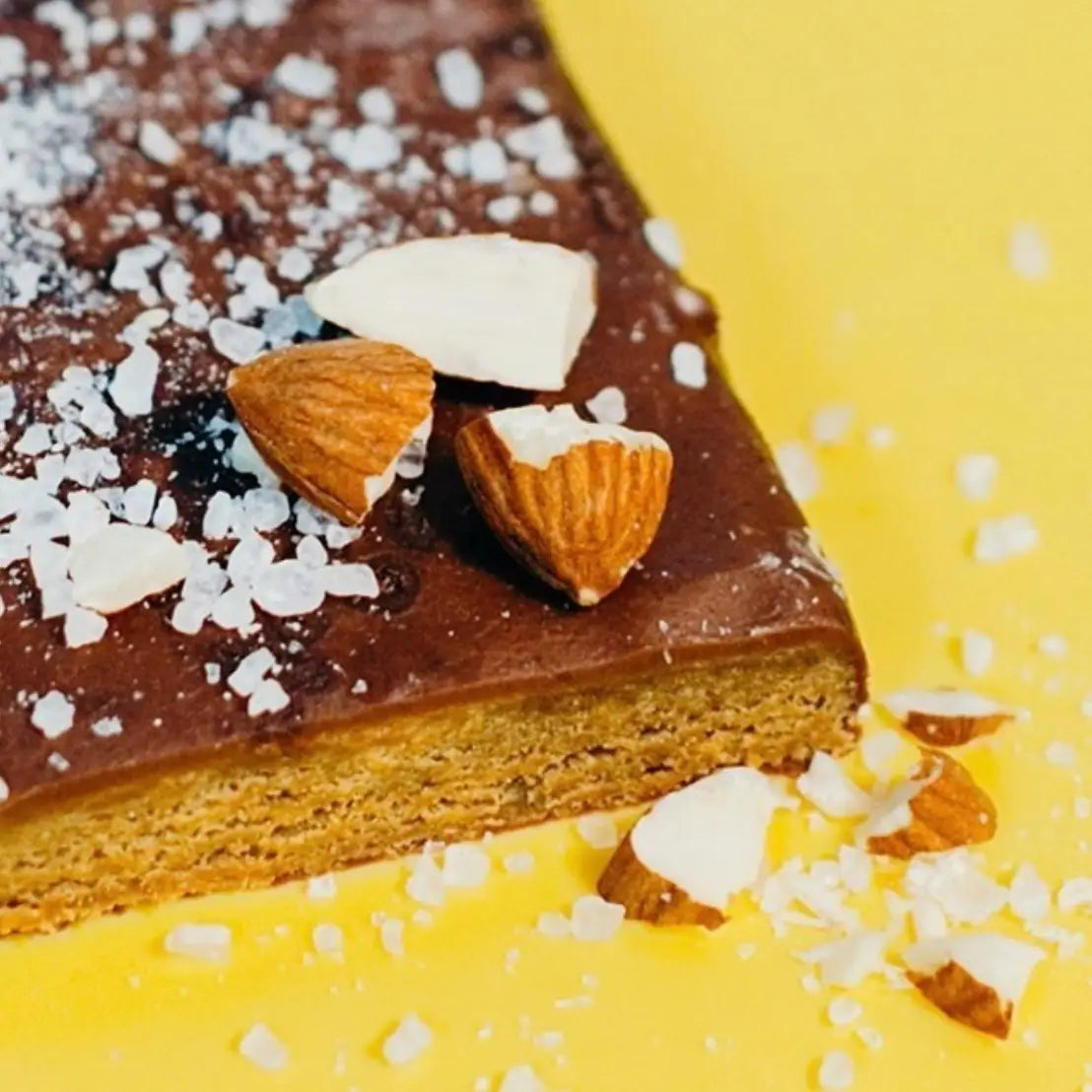 TRUBAR - Saltylicious Almond Love